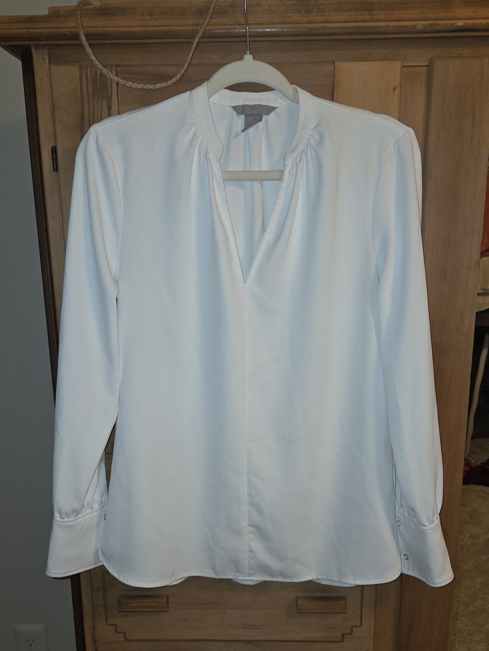 H&M White Long-Sleeve Split-Neck Blouse